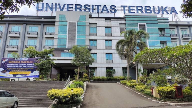 Mengungkap Keistimewaan Universitas Terbuka Kesempatan Pendidikan Tanpa Batas