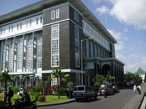 Mengenal Perbedaan Antara Universitas dan Perguruan Tinggi: Mana yang Lebih Tepat untuk Anda